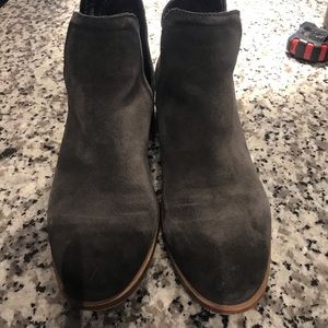 Demure by Steve Madden genuine suede boots